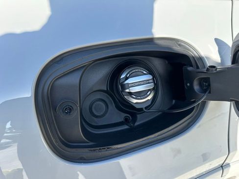 Certified 2023 Porsche Cayenne Turbo AWD/4WD image 36