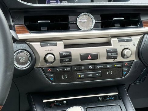 Used 2017 Lexus ES 350 w/ Premium Package FWD image 21