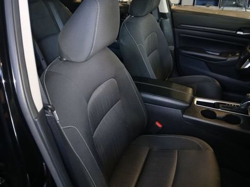 Used 2025 Nissan Altima 2.5 SV FWD image 45