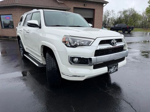 Used 2018 Toyota 4Runner Limited AWD/4WD image 3
