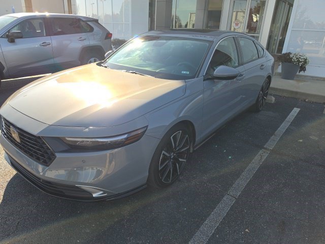 Used 2024 Honda Accord Touring image 7