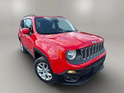 Used 2017 Jeep Renegade Latitude AWD/4WD image 2