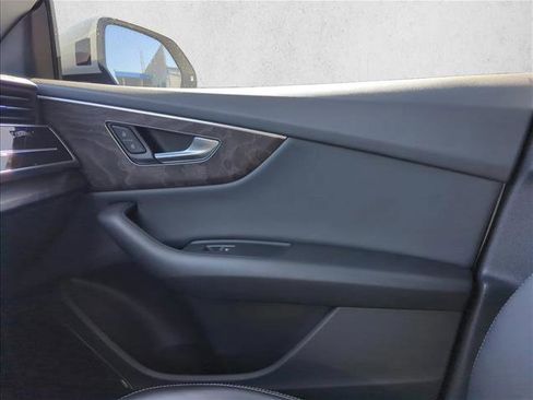 Used 2020 Audi Q8 Premium Plus image 26