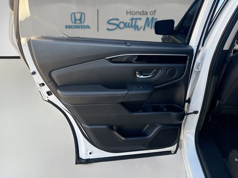 Used 2023 Honda Pilot EX-L image 25