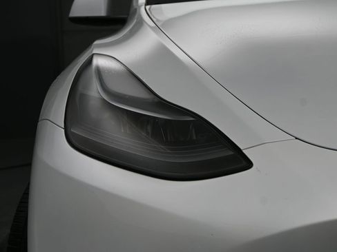 Used 2024 Tesla Model Y Long Range image 10