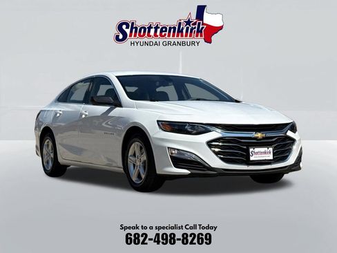 Used 2022 Chevrolet Malibu LS FWD image 3