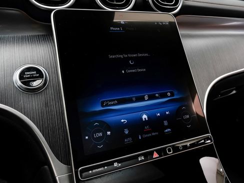 Used 2024 Mercedes-Benz GLC 300 4MATIC image 29