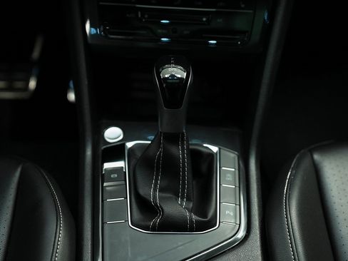 Used 2024 Volkswagen Tiguan SE R-Line image 39