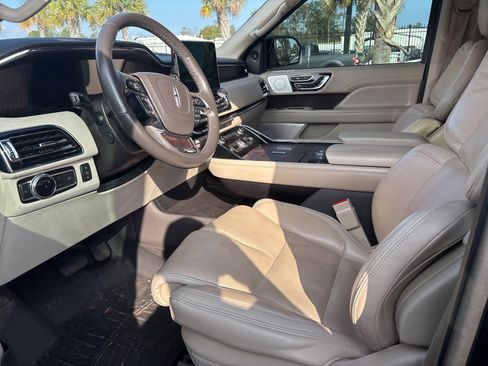 Used 2021 Lincoln Navigator Reserve w/ Luxury Package image 5