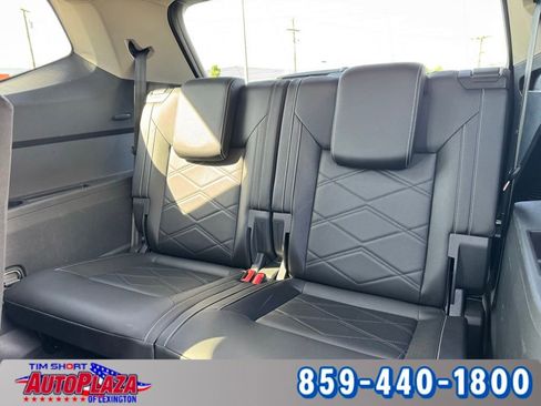 Used 2025 Volkswagen Atlas SE AWD/4WD image 38