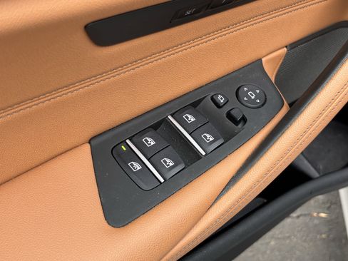 Used 2023 BMW 540i w/ M Sport Package RWD image 15