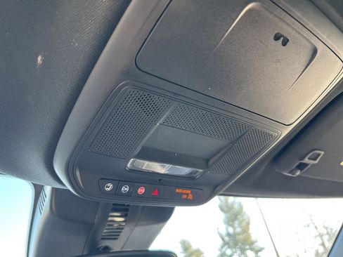 Used 2025 GMC Acadia Elevation FWD image 30