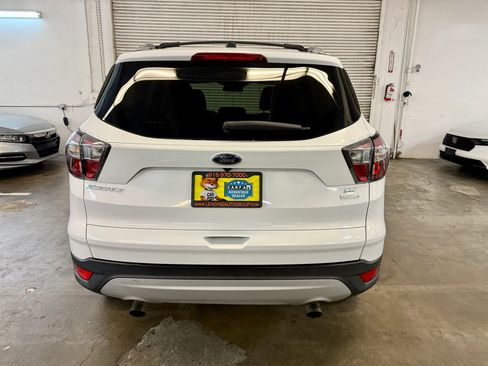 Used 2017 Ford Escape SE image 6