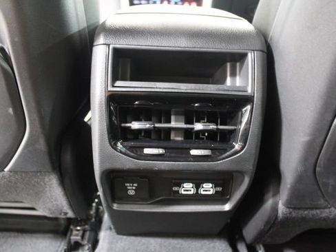 Used 2023 Jeep Grand Cherokee Altitude AWD/4WD image 23
