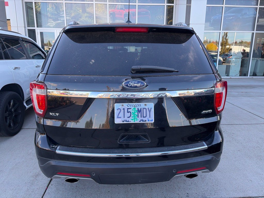 Used 2018 Ford Explorer XLT w/ Equipment Group 202A AWD/4WD image 5