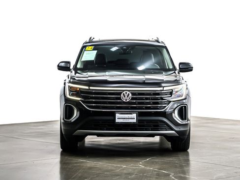 Used 2024 Volkswagen Atlas SE w/ Panoramic Sunroof Package image 4