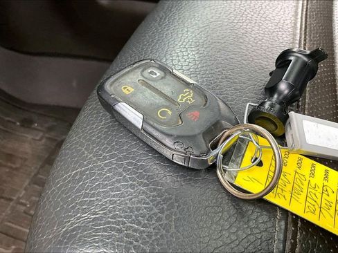 Used 2022 GMC Sierra 3500 Denali w/ Denali Ultimate Package image 11