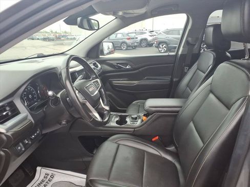 Used 2021 GMC Acadia SLT w/ Technology Package FWD image 13
