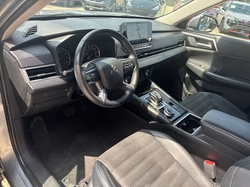Used 2024 Mitsubishi Outlander SE FWD image 18