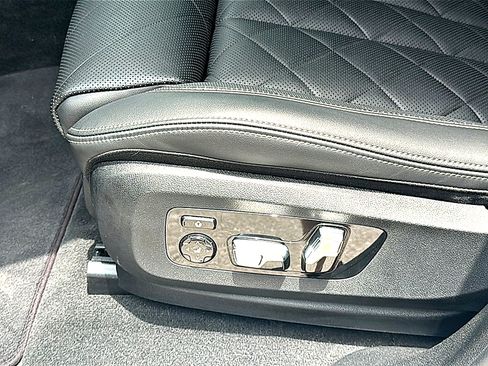 Used 2025 BMW X6 M60i AWD/4WD image 8