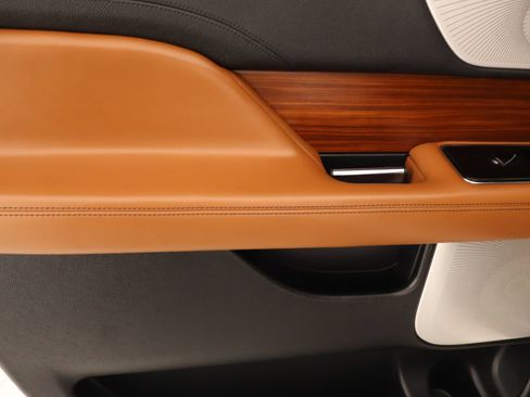 Used 2019 Lincoln Navigator L Reserve AWD/4WD image 19