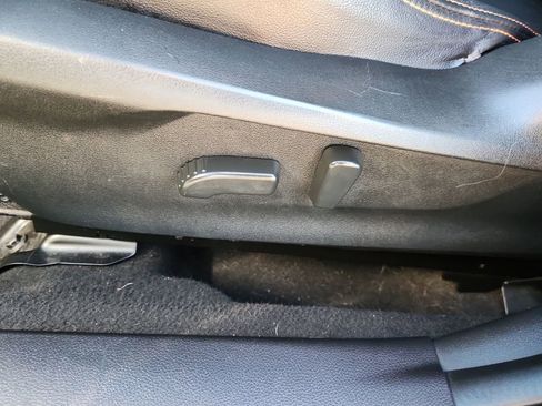 Used 2018 Subaru Crosstrek 2.0i Limited image 12