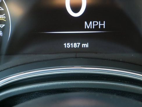 Used 2022 Jeep Grand Cherokee Laredo X image 30