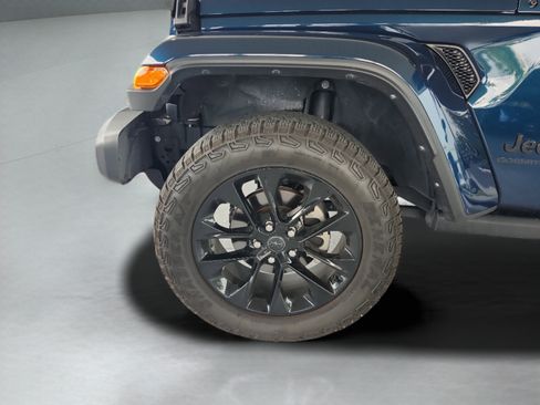 Used 2025 Jeep Gladiator Sport AWD/4WD image 27