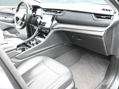 Used 2022 Jeep Grand Cherokee Limited RWD image 28