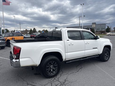 Used 2021 Toyota Tacoma SR5 image 3