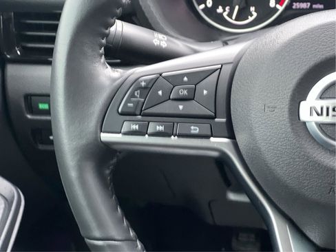 Used 2022 Nissan Sentra SV w/ Lighting Package image 16