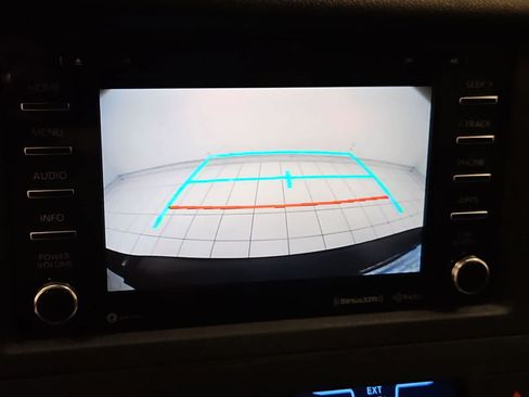 Used 2018 Toyota Sienna LE FWD image 3
