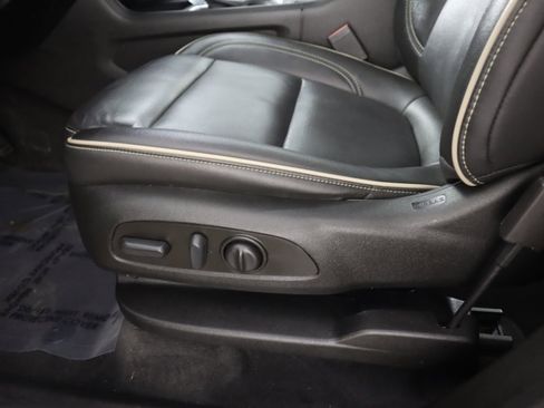 Used 2023 Chevrolet Traverse Premier w/ Redline Edition image 36