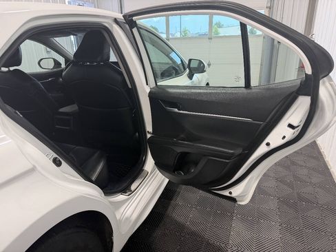 Used 2023 Toyota Camry SE FWD image 12