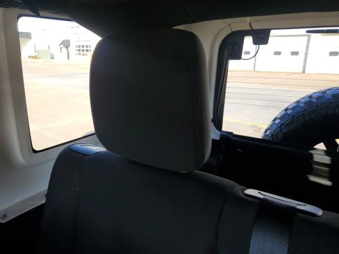 Used 2015 Jeep Wrangler Unlimited Sport w/ Quick Order Package 24S image 13