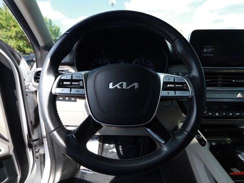 Used 2022 Kia Telluride EX w/ EX Premium Package FWD image 18