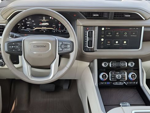 Used 2022 GMC Yukon XL Denali RWD image 23