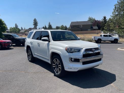 Used 2020 Toyota 4Runner Limited AWD/4WD image 7