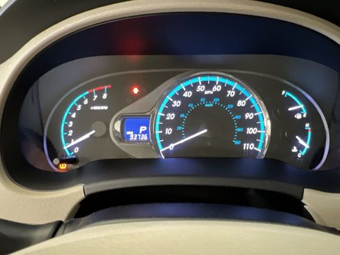 Used 2014 Toyota Sienna XLE w/ Entertainment Package FWD image 16
