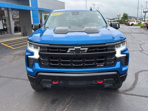 Used 2024 Chevrolet Silverado 1500 LT Trail Boss w/ Convenience Package II AWD/4WD image 8