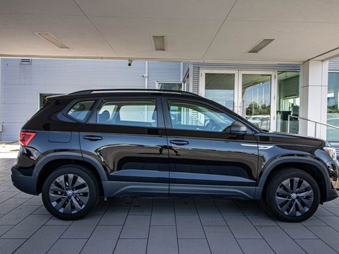 Used 2023 Volkswagen Taos S FWD image 3