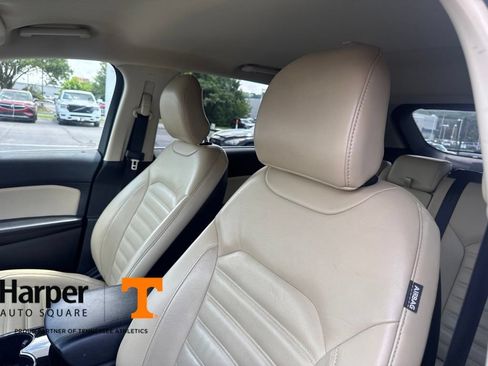 Used 2017 Ford Edge SEL w/ Equipment Group 201A AWD/4WD image 12