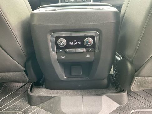 Used 2023 Chevrolet Tahoe Z71 w/ Luxury Package image 17