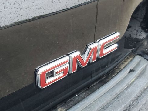 Used 2025 GMC Yukon Denali image 7