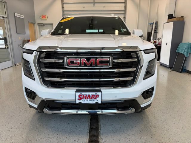 Used 2025 GMC Yukon Elevation w/ LPO, Elevation Black Package AWD/4WD image 4