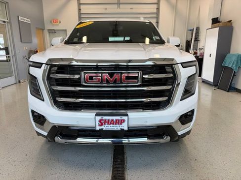 Used 2025 GMC Yukon Elevation w/ LPO, Elevation Black Package AWD/4WD image 4