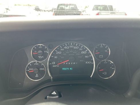 Used 2022 Chevrolet Express 2500 LS w/ Driver Convenience Package RWD image 4