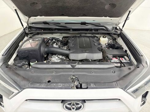Used 2020 Toyota 4Runner TRD Off-Road Premium w/ Moonroof Package AWD/4WD image 18