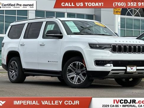 Certified 2024 Jeep Wagoneer Series II w/ Flexible Seating Group RWD image 1