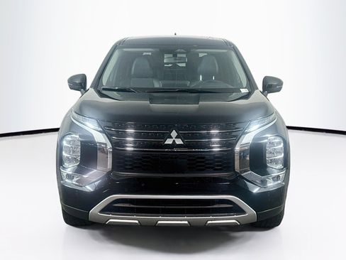 Used 2024 Mitsubishi Outlander SE FWD image 2